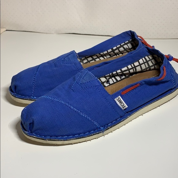 Toms - Picture 2 of 5